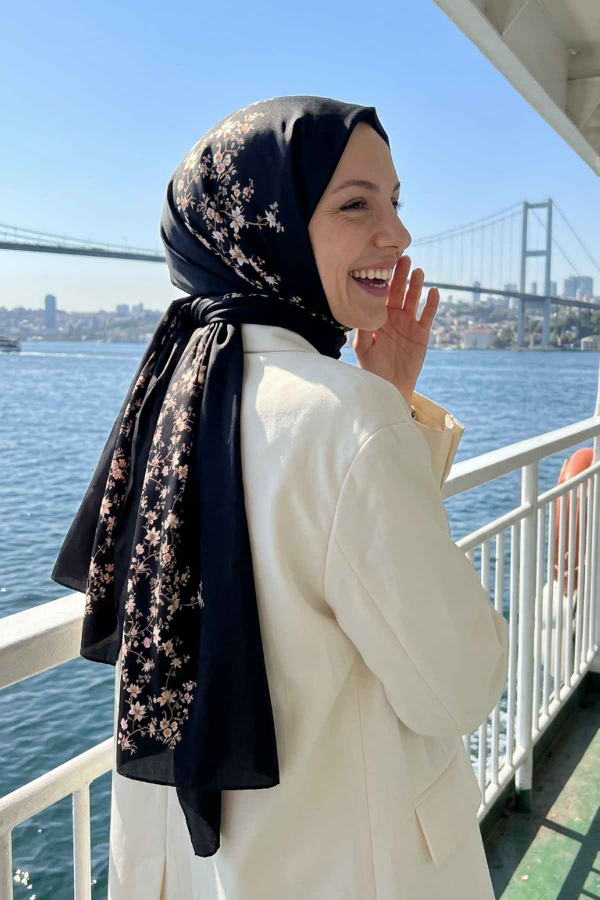 Mimelif İpek Sakura Desenli Şal Siyah