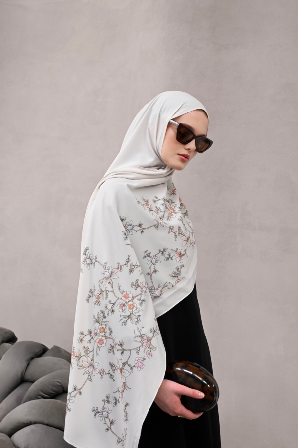 Mimelif İpeksi Sakura Desenli Şal Krem