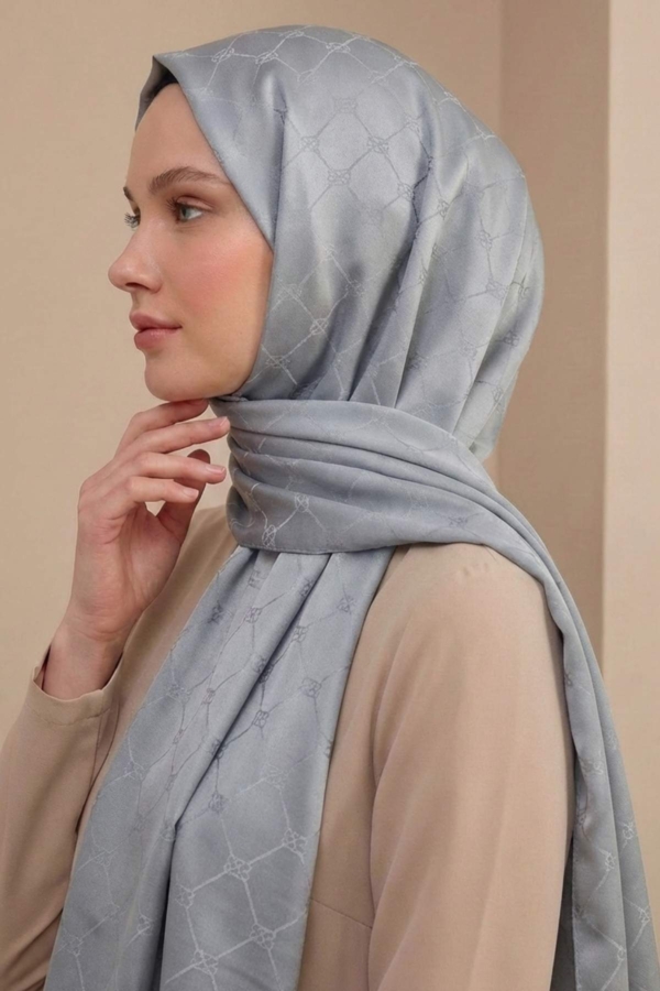 Jakarlı Monogram Desenli Şal Gümüş Gri