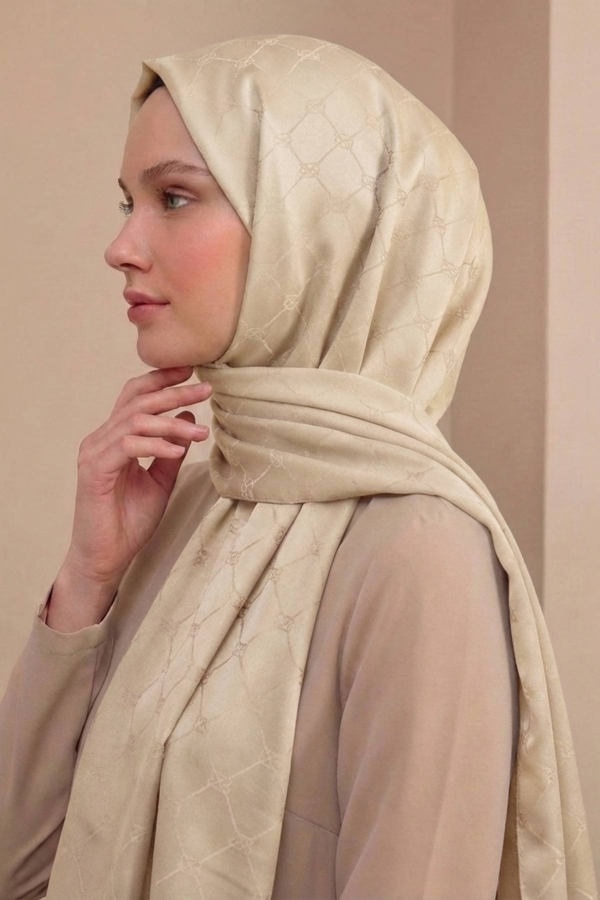 Jakarlı Monogram Desenli Şal Krem